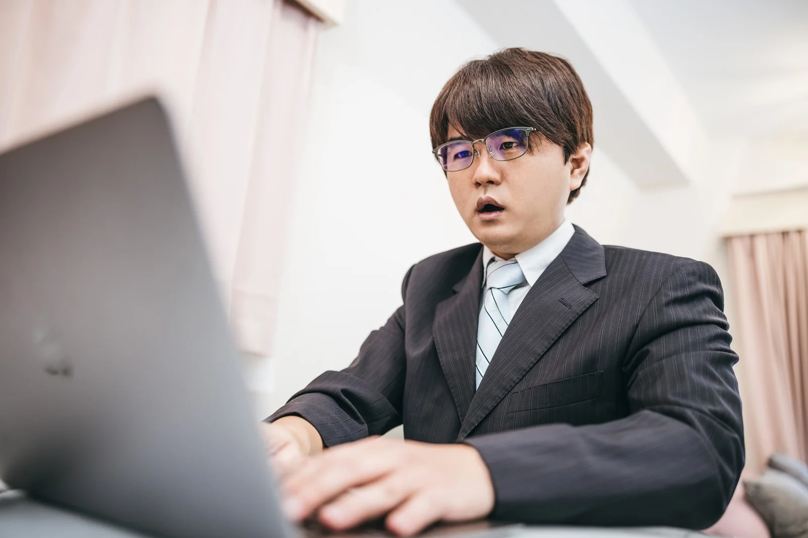 パソコンを使う人